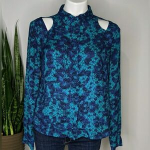 L'Amour Teal and Navy Floral Blouse. Size L. PM 7